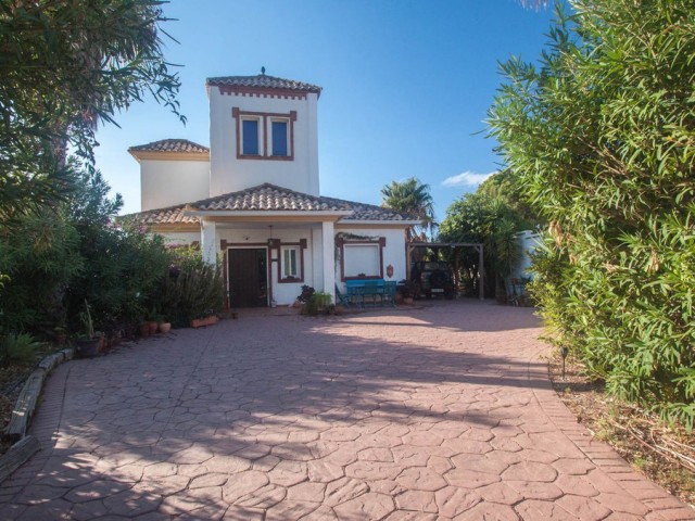 5 Soveroms Villa i Estepona