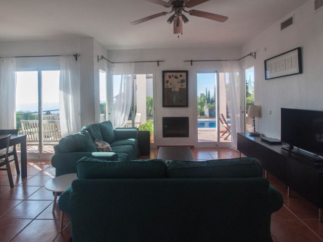 5 Soveroms Villa i Estepona