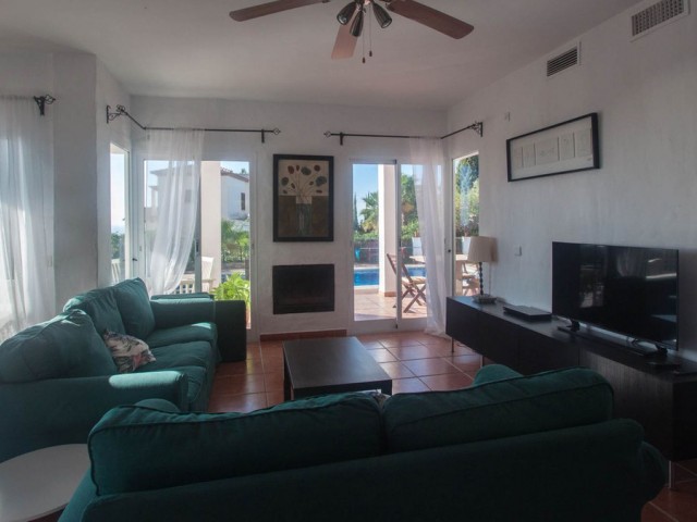 5 Soveroms Villa i Estepona