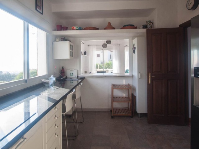 5 Soveroms Villa i Estepona