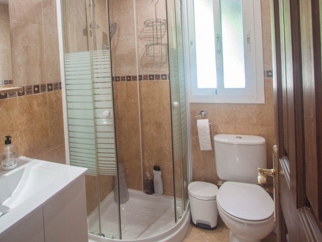 5 Soveroms Villa i Estepona