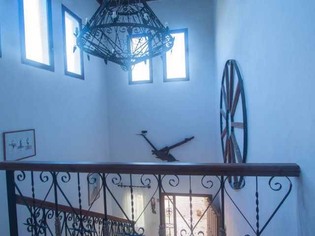 5 Soveroms Villa i Estepona