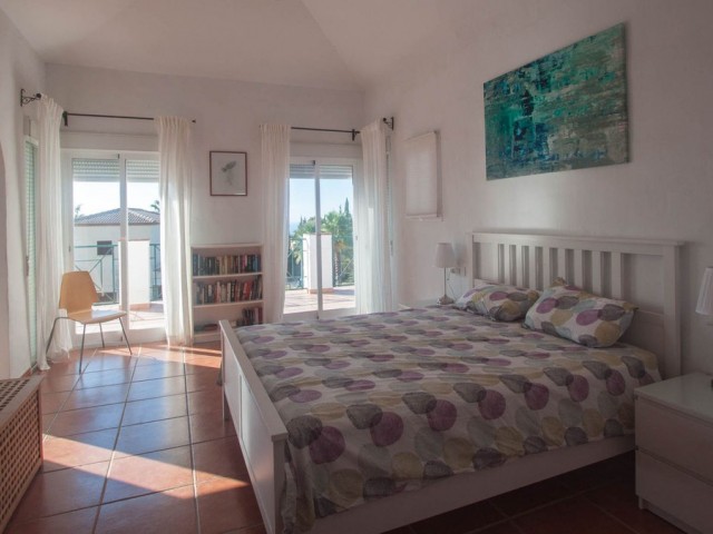 5 Soveroms Villa i Estepona