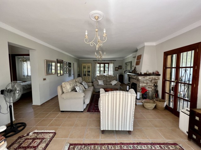 2 Bedrooms Villa in Estepona