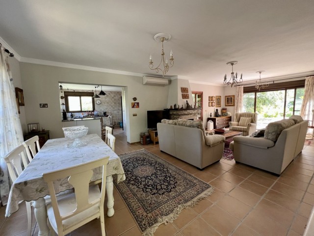 2 Bedrooms Villa in Estepona