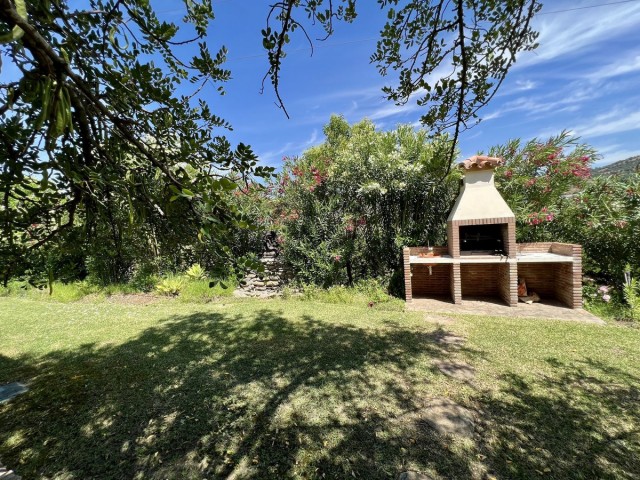 2 Bedrooms Villa in Estepona