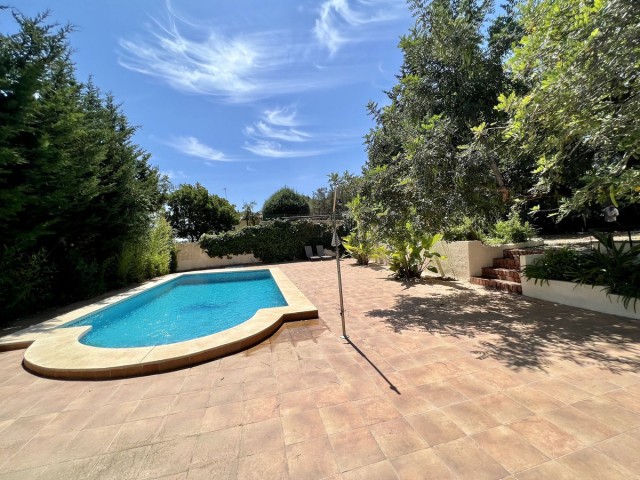 2 Bedrooms Villa in Estepona