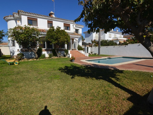 5 Bedrooms Villa in San Pedro de Alcántara
