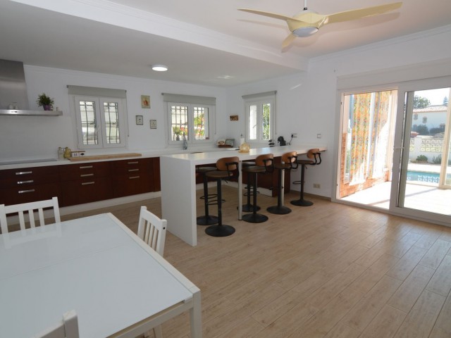 5 Bedrooms Villa in San Pedro de Alcántara