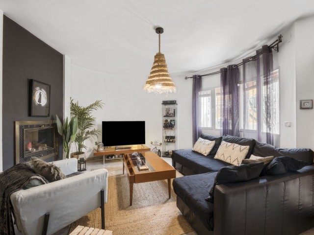 Adosado con 3 Dormitorios  en Benalmadena