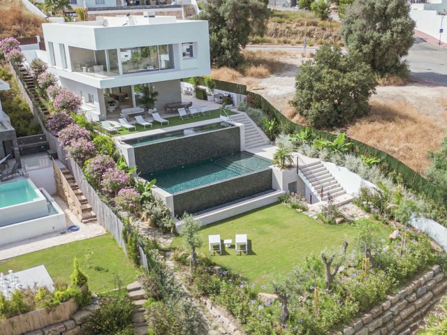 6 Bedrooms Villa in Mijas