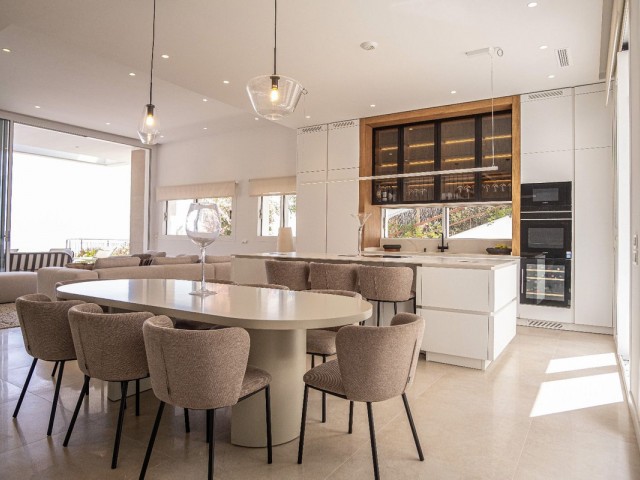 6 Bedrooms Villa in Mijas