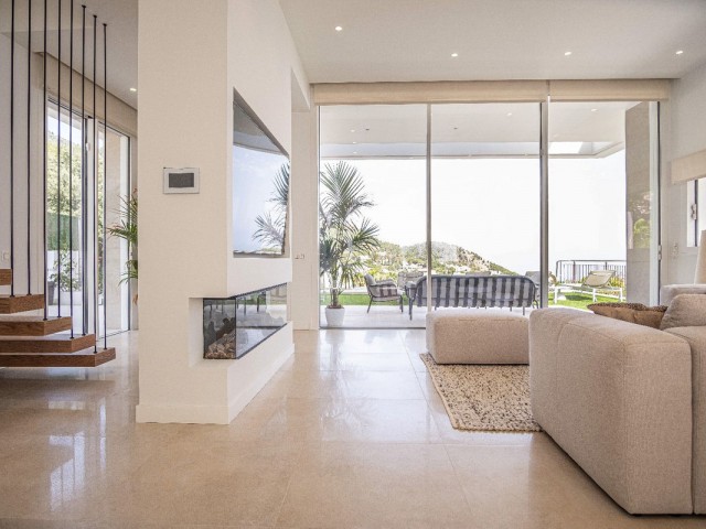 6 Bedrooms Villa in Mijas