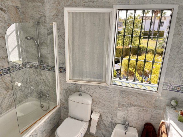 3 Bedrooms Townhouse in Estepona