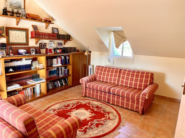 3 Bedrooms Townhouse in Estepona