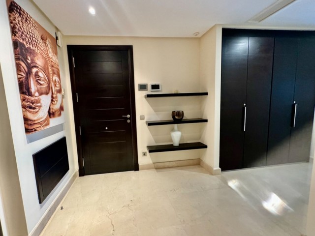 2 Bedrooms Apartment in Puerto Banús