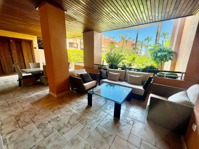 2 Bedrooms Apartment in Puerto Banús