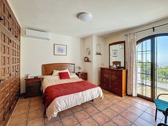 3 Bedrooms Villa in Mijas