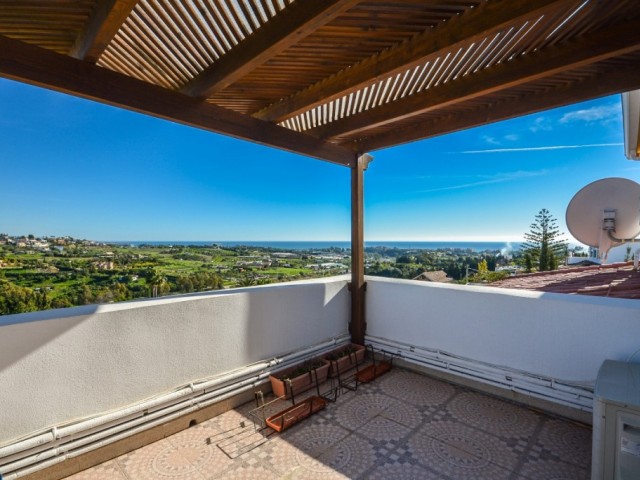 8 Bedrooms Villa in Estepona