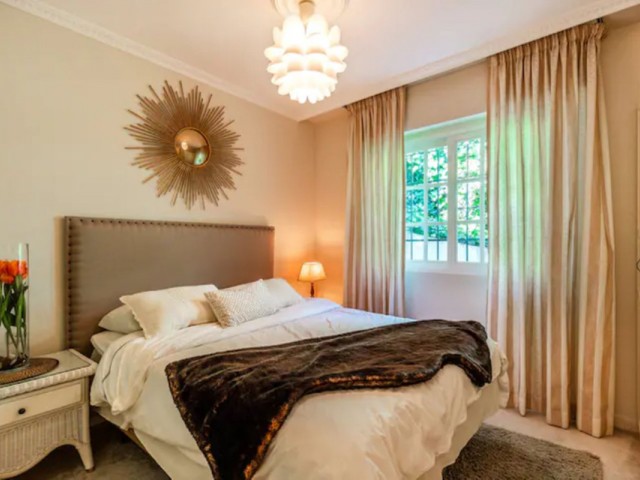 5 Bedrooms Villa in Nueva Andalucía