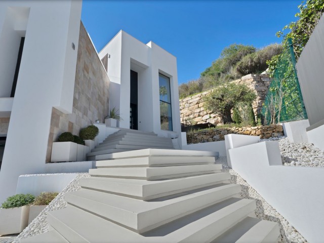 4 Bedrooms Villa in Benahavís