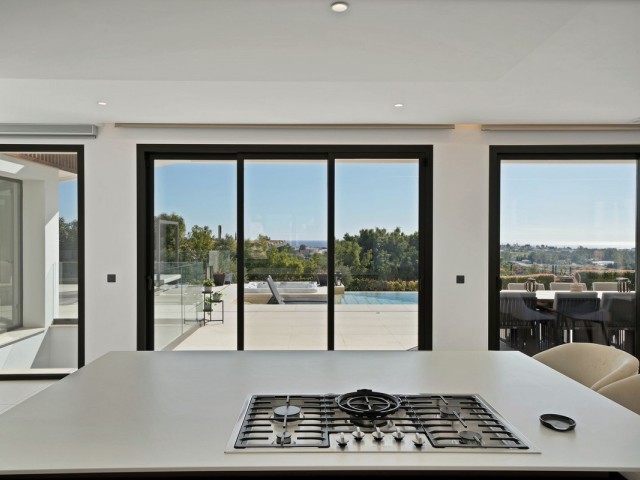 4 Bedrooms Villa in Benahavís