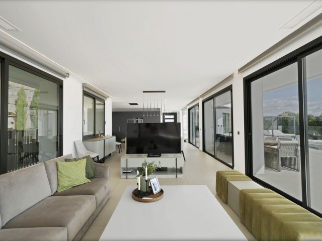 4 Bedrooms Villa in Benahavís