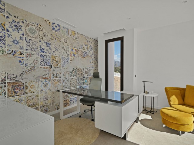 4 Bedrooms Villa in Benahavís