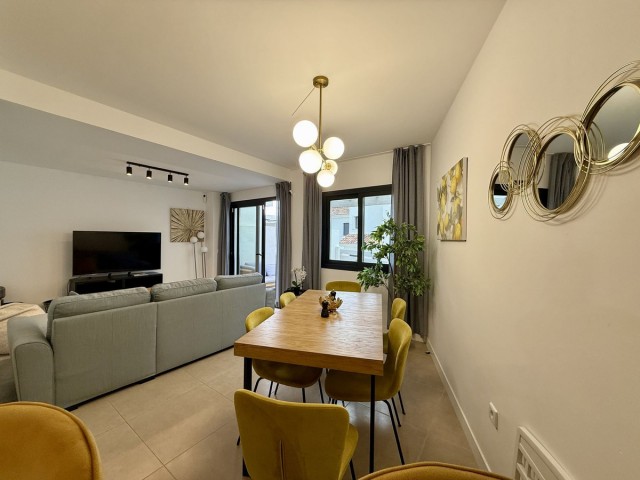 Maison mitoyenne avec 3 Chambres  à New Golden Mile