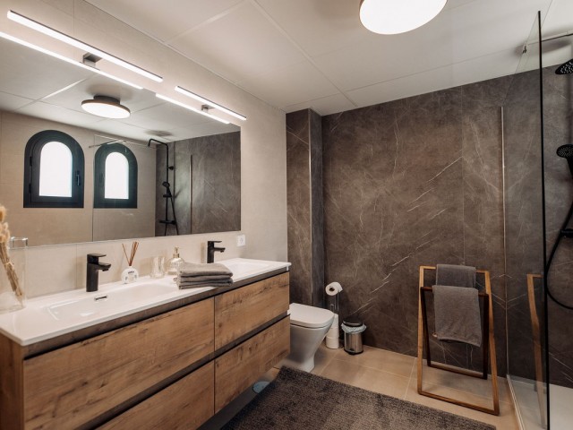 Maison mitoyenne avec 3 Chambres  à New Golden Mile