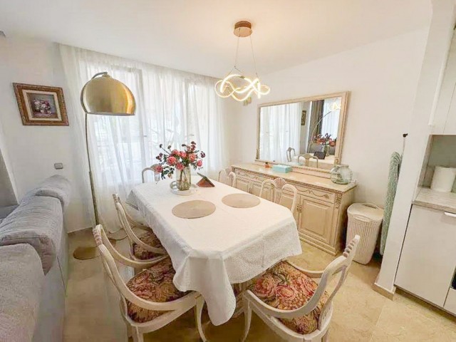 2 Bedrooms Apartment in Benahavís