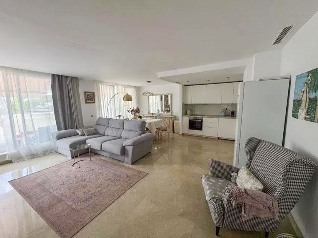 Apartment, Benahavis, R5142571