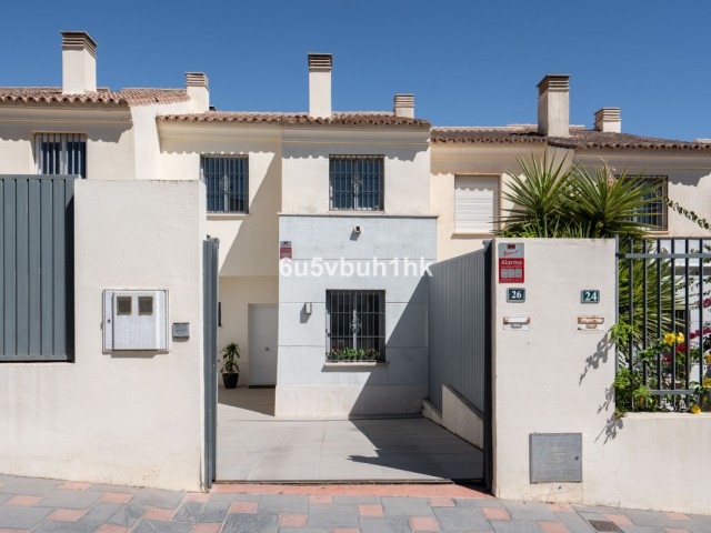 5 Makuuhuoneen Rivitalo Fuengirola