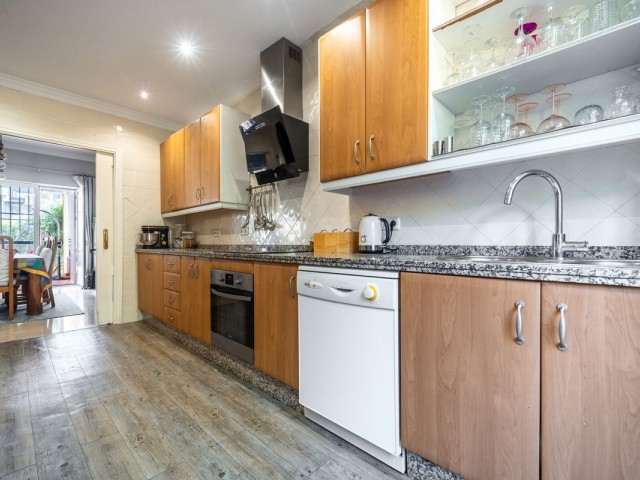 3 Bedrooms Villa in Elviria