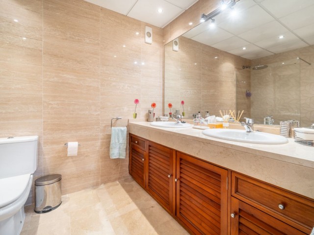 3 Bedrooms Villa in Elviria