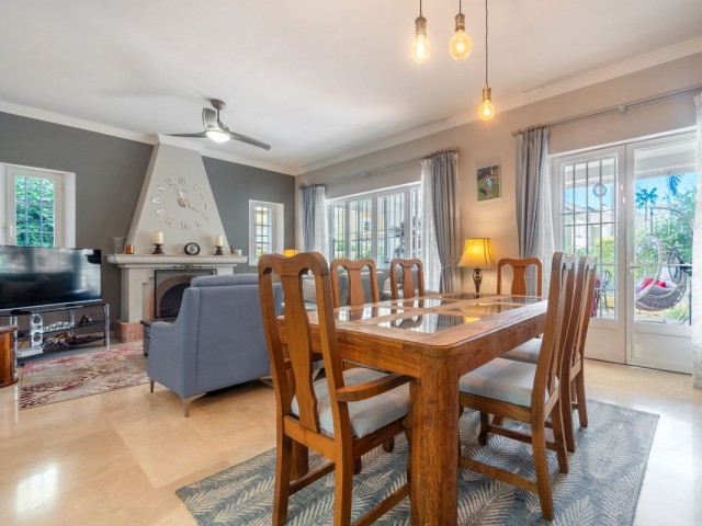 3 Schlafzimmer Villa in Elviria