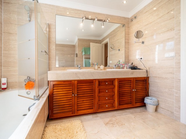 3 Schlafzimmer Villa in Elviria