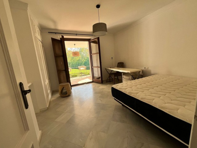 5 Bedrooms Villa in Guadalmina Alta