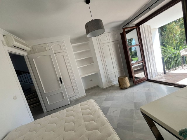 5 Bedrooms Villa in Guadalmina Alta