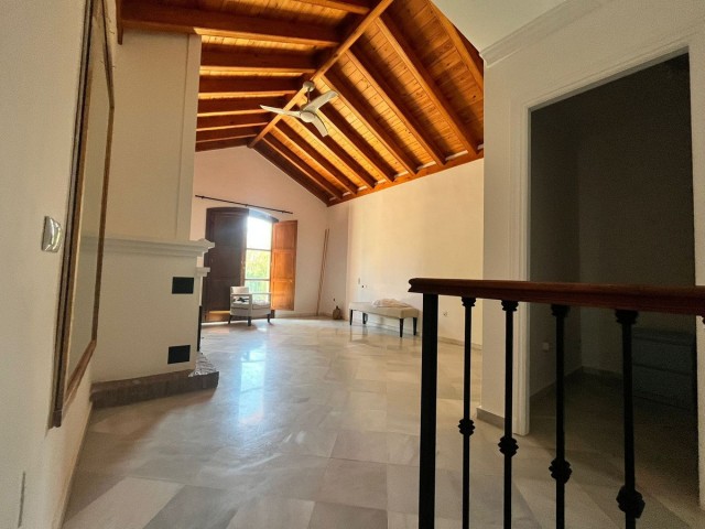 5 Bedrooms Villa in Guadalmina Alta