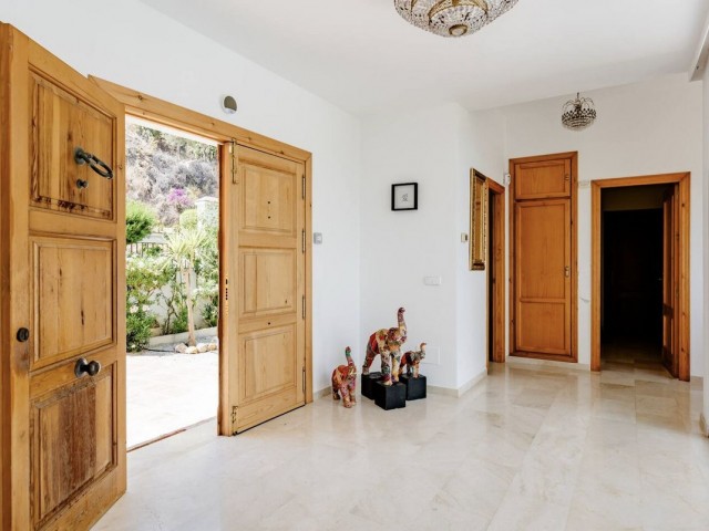 5 Soveroms Villa i Valtocado