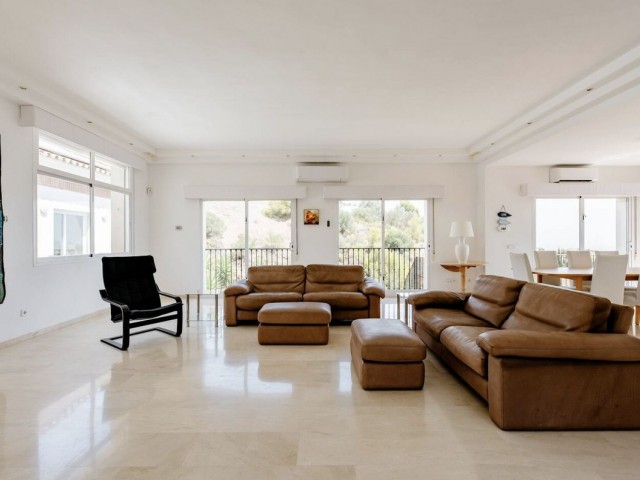 5 Soveroms Villa i Valtocado