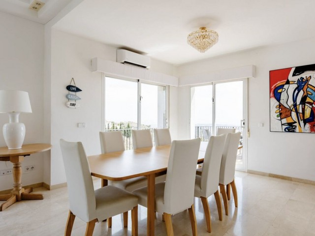 5 Soveroms Villa i Valtocado