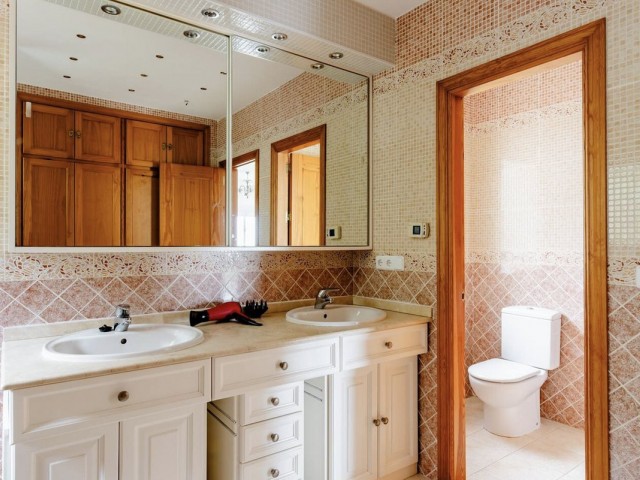 5 Soveroms Villa i Valtocado