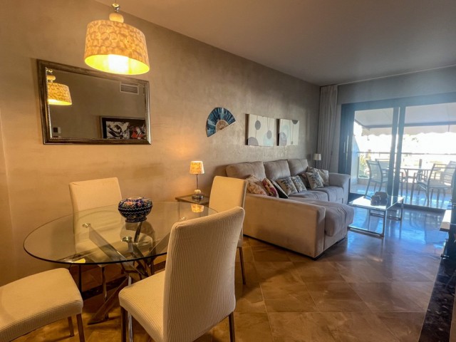 Apartment, La Duquesa, R5188123