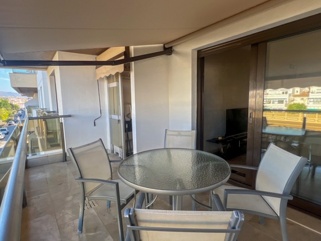 Apartment, La Duquesa, R5188123