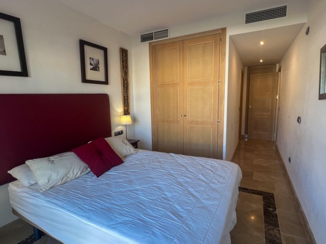 2 Bedrooms Apartment in La Duquesa