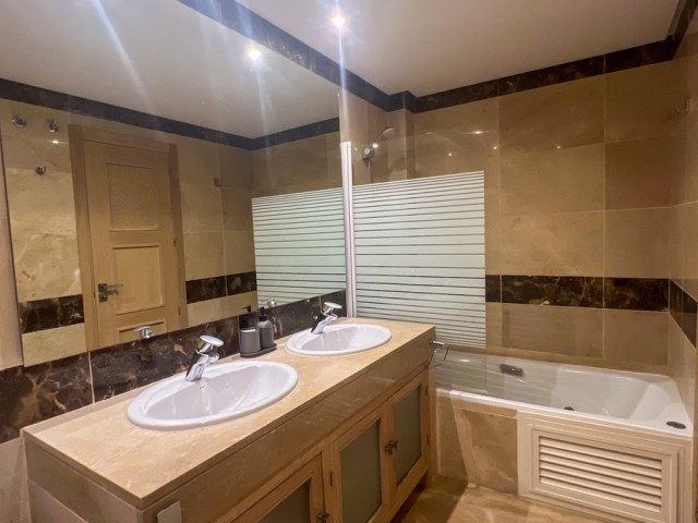 2 Bedrooms Apartment in La Duquesa