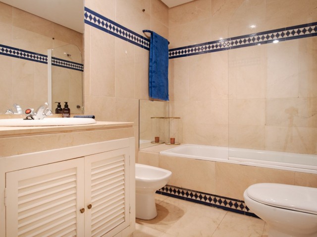 2 Bedrooms Apartment in San Pedro de Alcántara