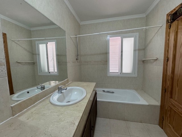 5 Bedrooms Townhouse in San Pedro de Alcántara